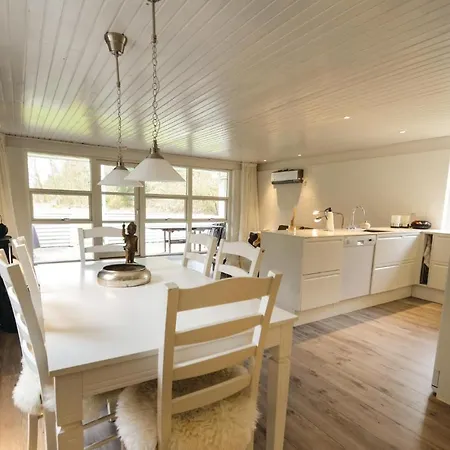 Ferienhaus Three-bedroom In